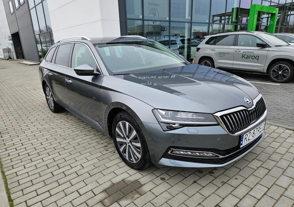 Skoda Superb cena 177900 przebieg: 27000, rok produkcji 2023 z Miastko małe 562